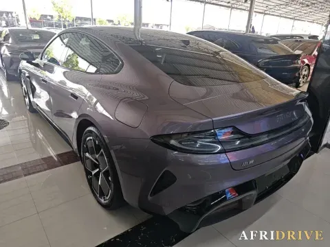 2024 MI SU7 6