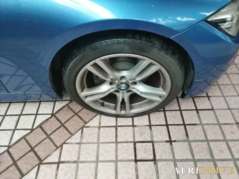 2018 BMW 3 Series 8