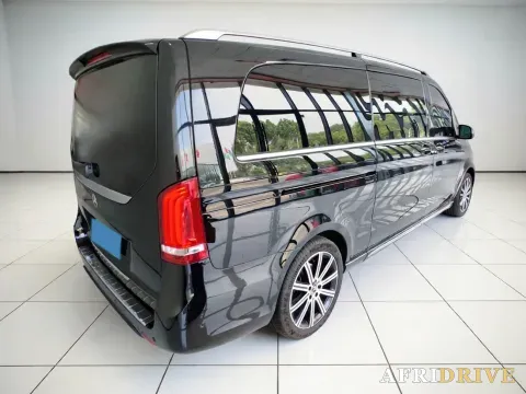 2022 Mercedes-Benz V Class 6
