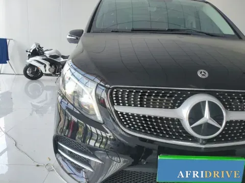 2022 Mercedes-Benz V Class 7