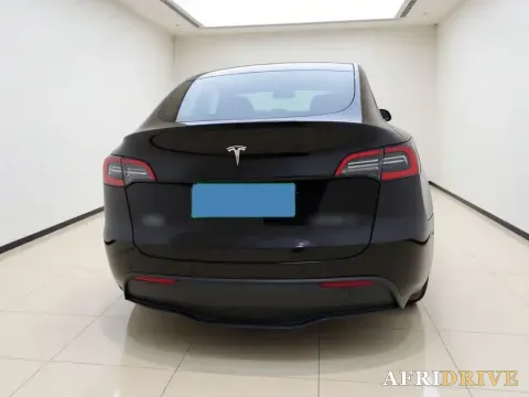 2023 Tesla Model Y 5