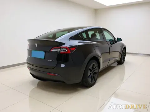 2023 Tesla Model Y 6