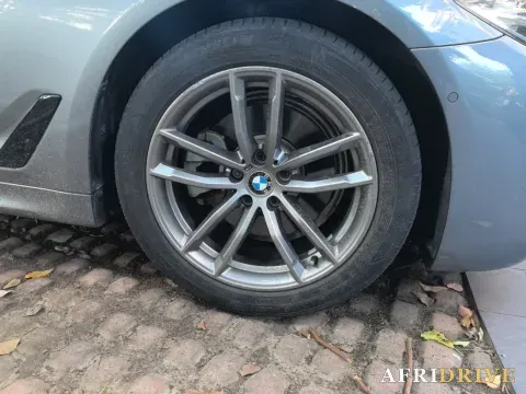 2018 BMW 5 Series 8