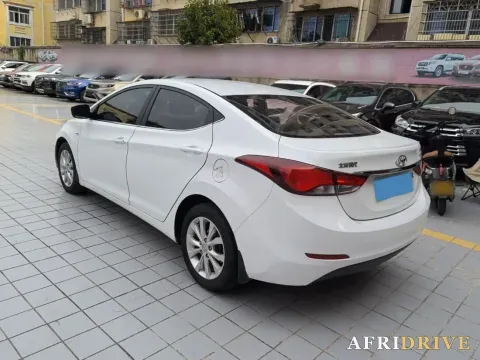 2016 Hyundai Elantra 4