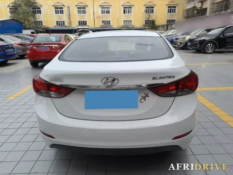 2016 Hyundai Elantra 5