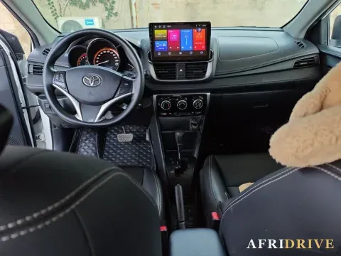 2022 Toyota Yaris L 7