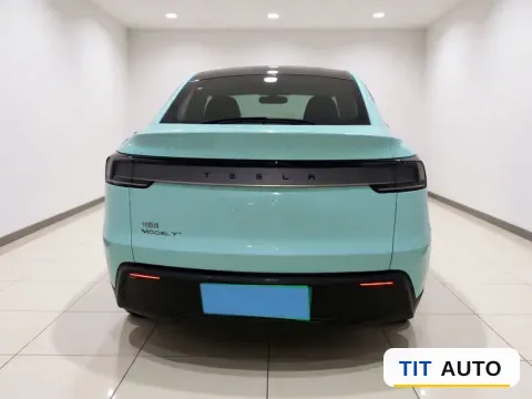 2026 Tesla Model Y 5