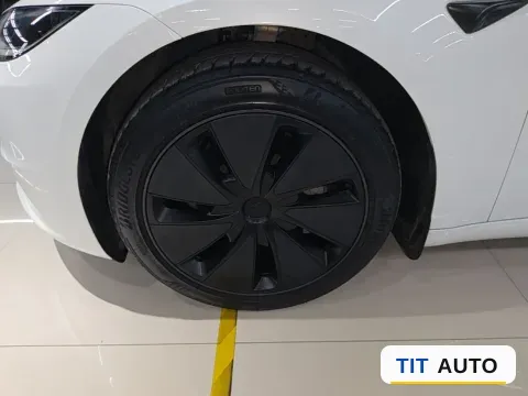 2025 Tesla Model 3 8