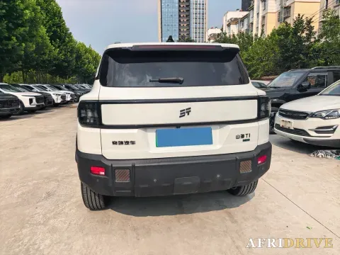 2025 MAXUS XinTu V70 3