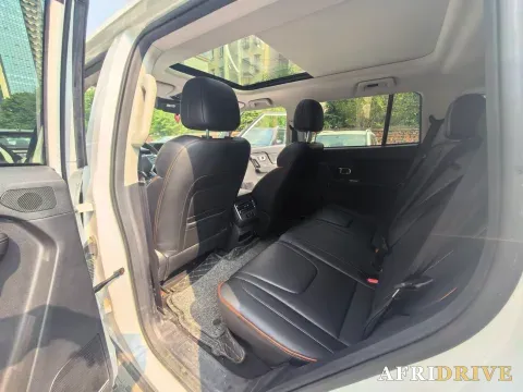 2025 MAXUS XinTu V70 8