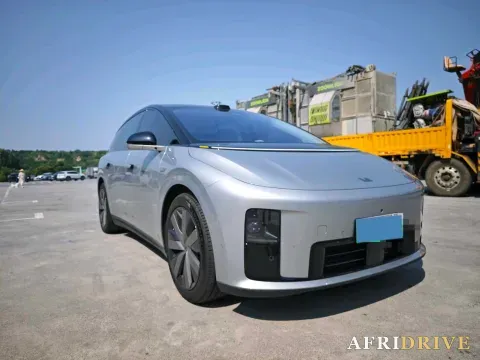2025 Li i8 5