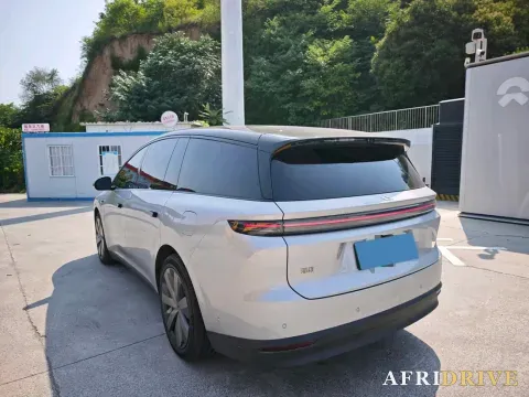 2025 Li i8 7
