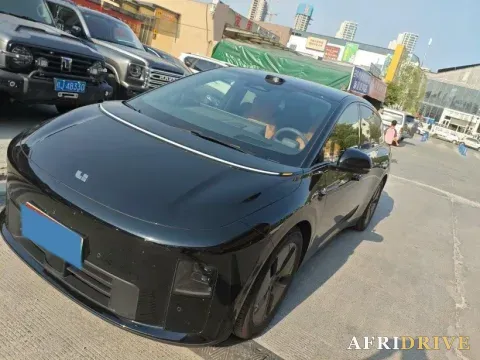 2025 Li i6