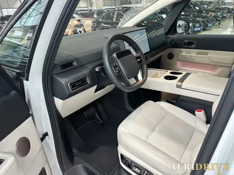 2025 Li MEGA 3