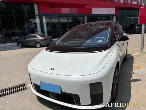 2025 Li i8