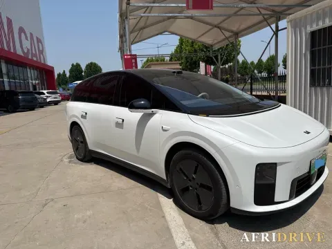 2025 Li i8 2