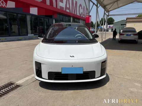 2025 Li i8 3