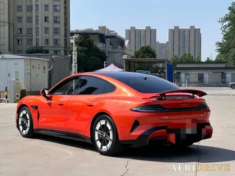 2024 MI SU7 5