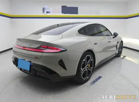 2024 MI SU7 2