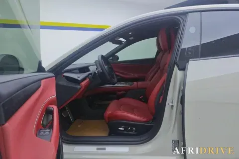 2024 MI SU7 4