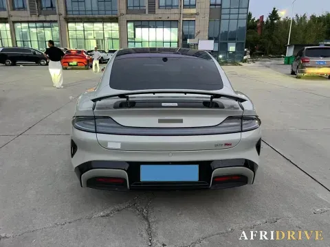 2024 MI SU7 4