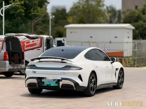 2024 MI SU7 4
