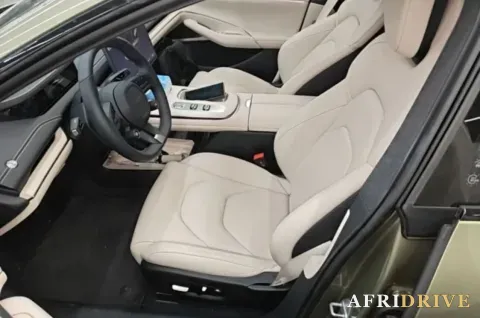 2024 MI SU7 4