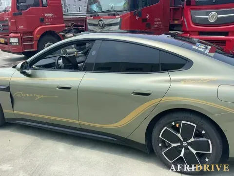 2024 MI SU7 8