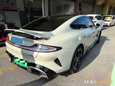 2024 MI SU7 4