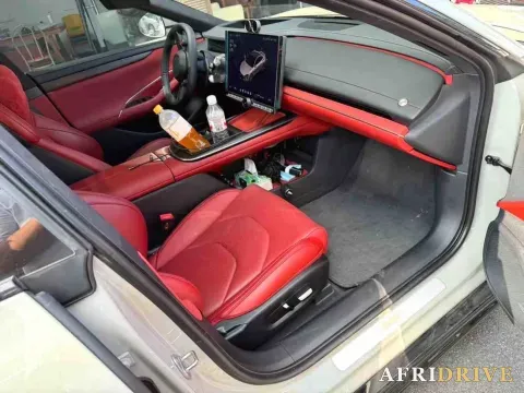 2024 MI SU7 6