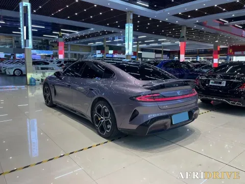 2024 MI SU7 4