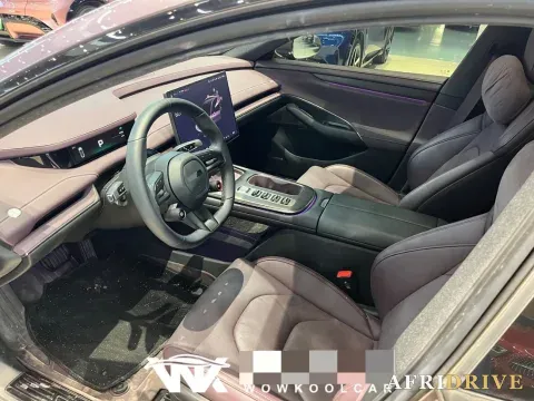 2024 MI SU7 8