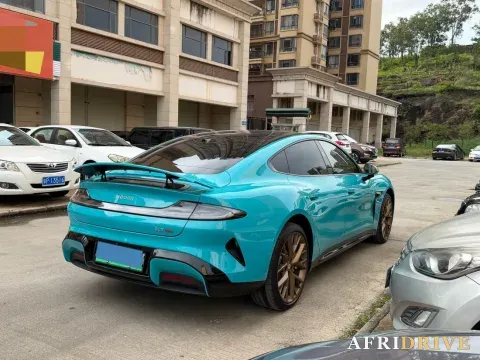 2024 MI SU7 8