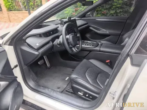 2024 MI SU7 5
