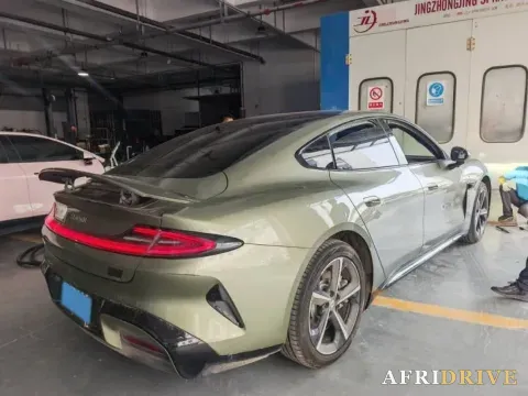 2024 MI SU7 2