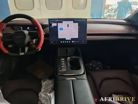 2024 MI SU7 5