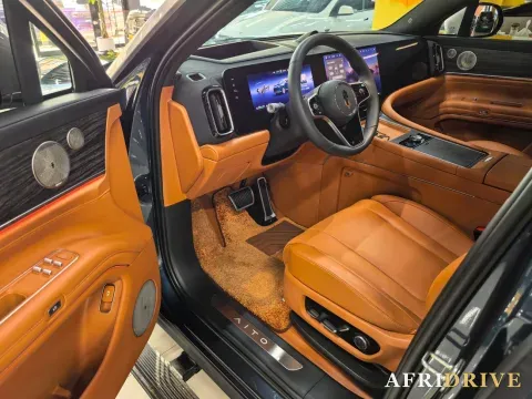 2025 AITO AITO M9 4