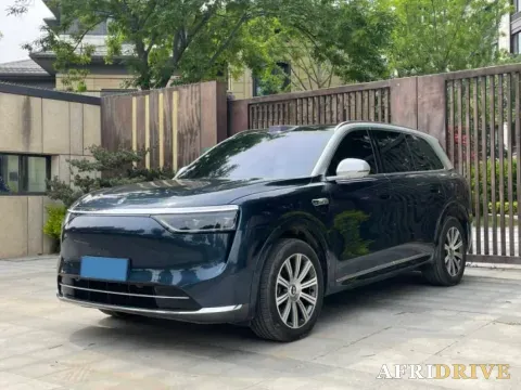 2025 AITO AITO M8