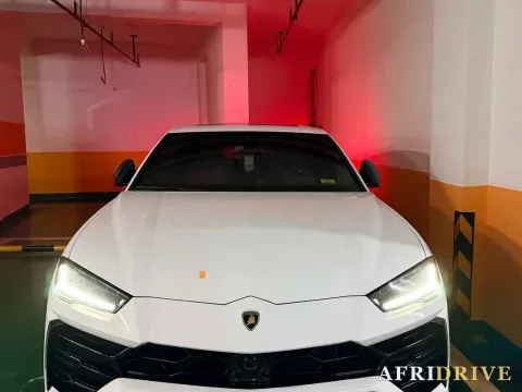 2021 Lamborghini Urus 3
