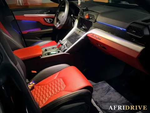2021 Lamborghini Urus 6