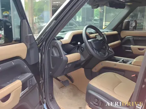 2025 Land Rover Defender 5