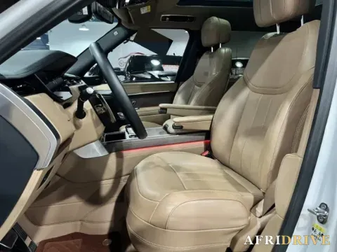 2024 Land Rover Range Rover 4