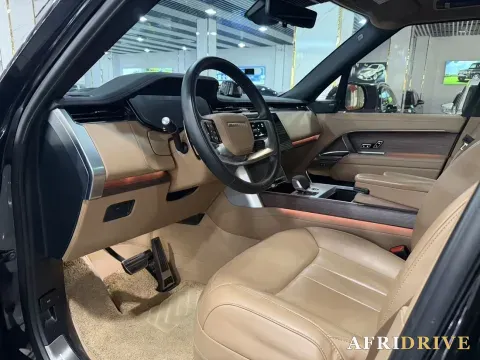 2025 Land Rover Range Rover 3