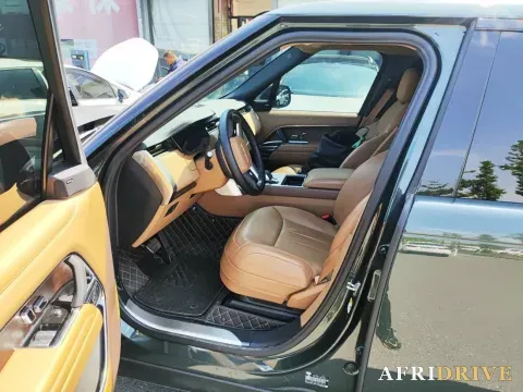 2023 Land Rover Range Rover 4