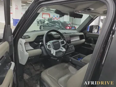 2023 Land Rover Defender 4