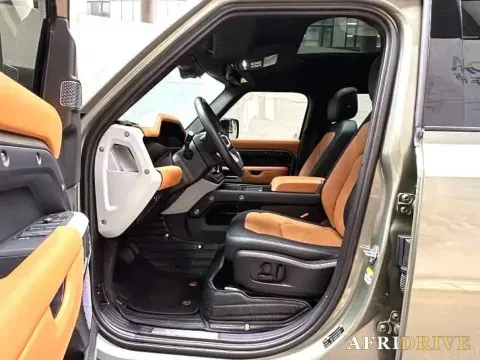 2023 Land Rover Defender 5