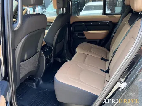 2025 Land Rover Defender 3