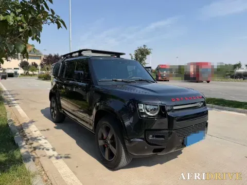 2024 Land Rover Defender 4