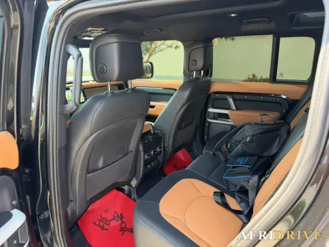 2024 Land Rover Defender 7