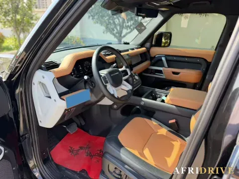 2024 Land Rover Defender 8